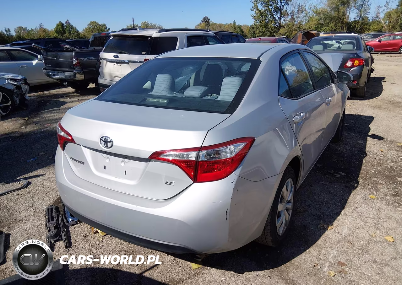 2015 Toyota Corolla Le VIN:2T1BURHE2FC423971 - 4