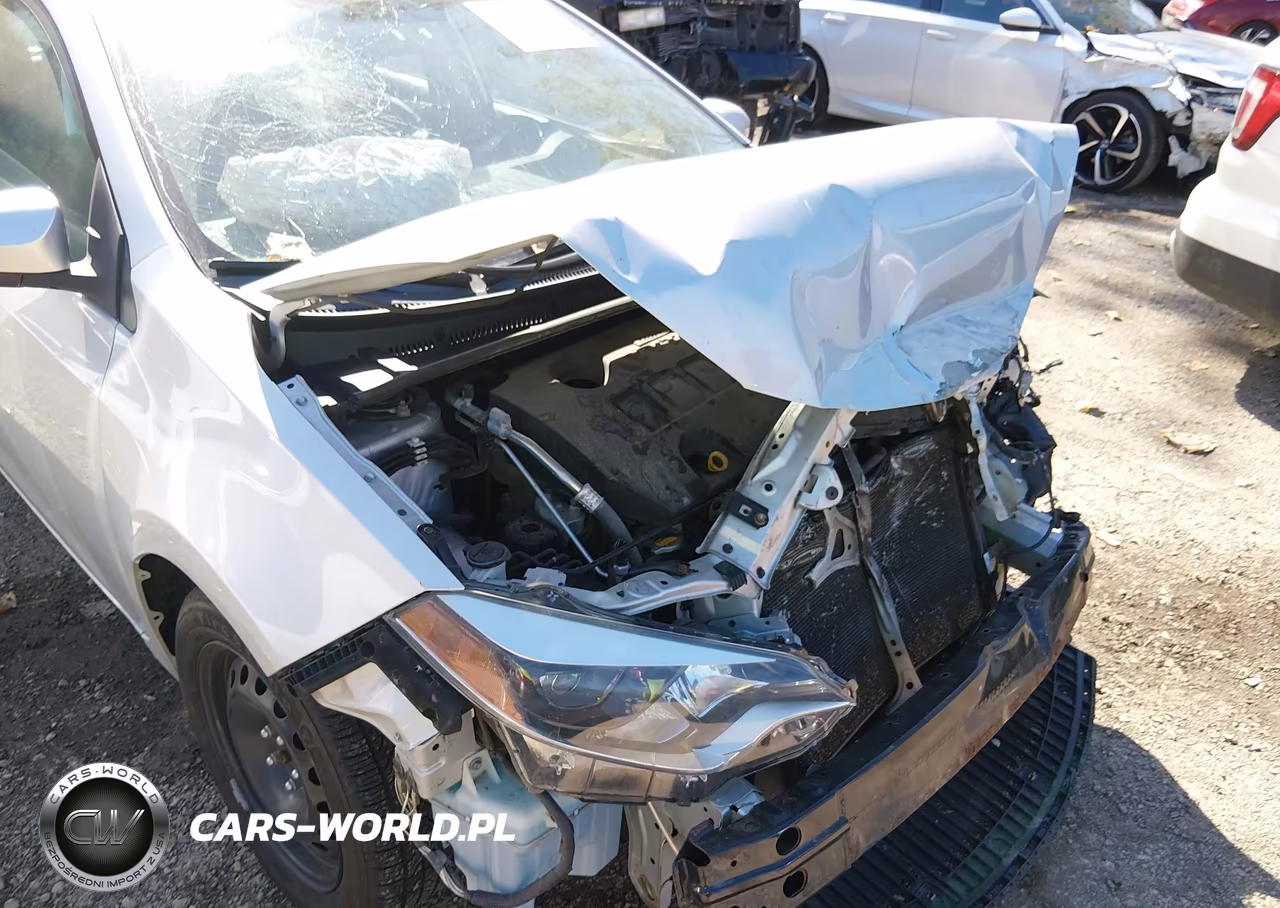 2015 Toyota Corolla Le VIN:2T1BURHE2FC423971 - 6