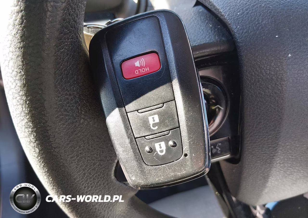 2020 Toyota Prius Le VIN:JTDKARFU4L3119452 - 11