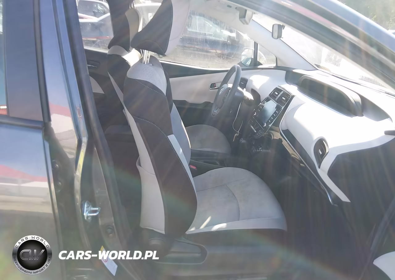 2020 Toyota Prius Le VIN:JTDKARFU4L3119452 - 5