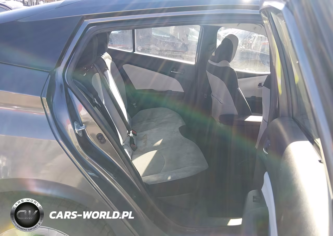 2020 Toyota Prius Le VIN:JTDKARFU4L3119452 - 8