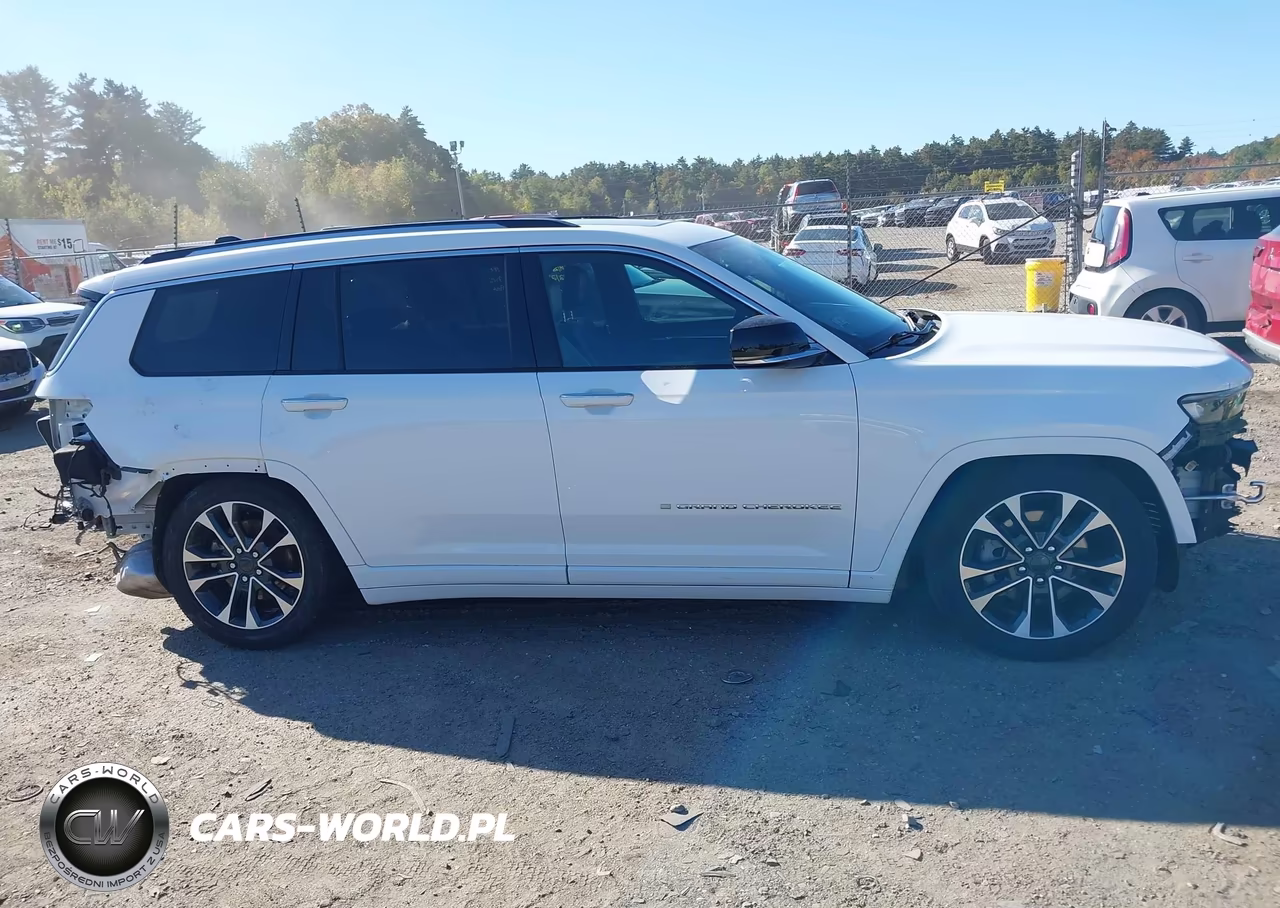 2023 Jeep Grand Cherokee L Overland 4X4 VIN:1C4RJKDG2P8781106 - 13