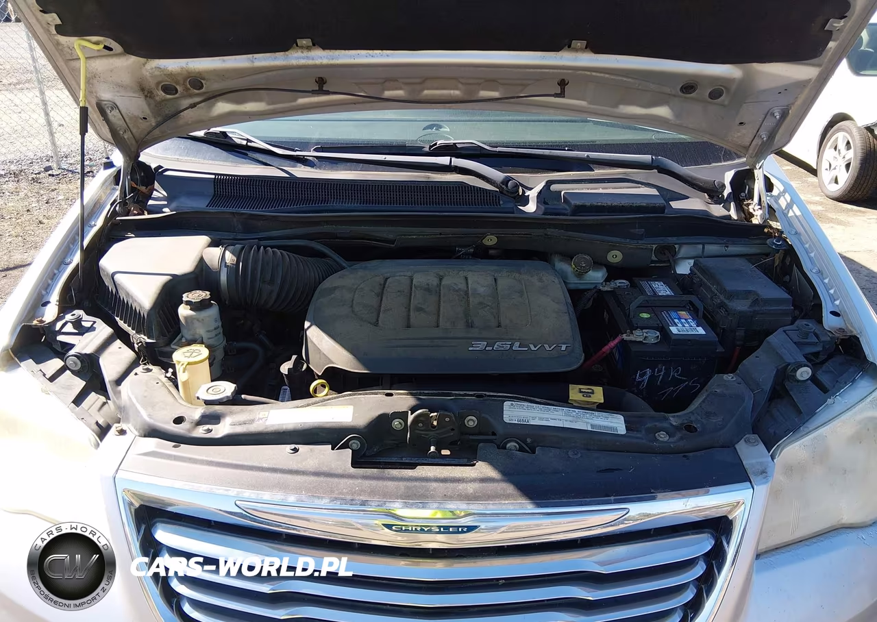 2012 Chrysler Town & Country Limited VIN:2C4RC1GGXCR121314 - 10
