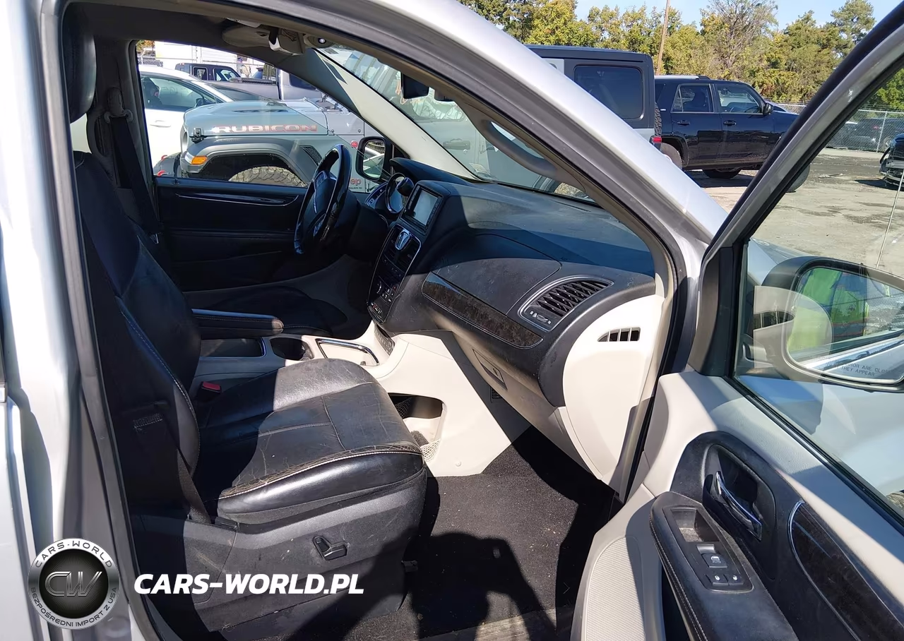 2012 Chrysler Town & Country Limited VIN:2C4RC1GGXCR121314 - 5