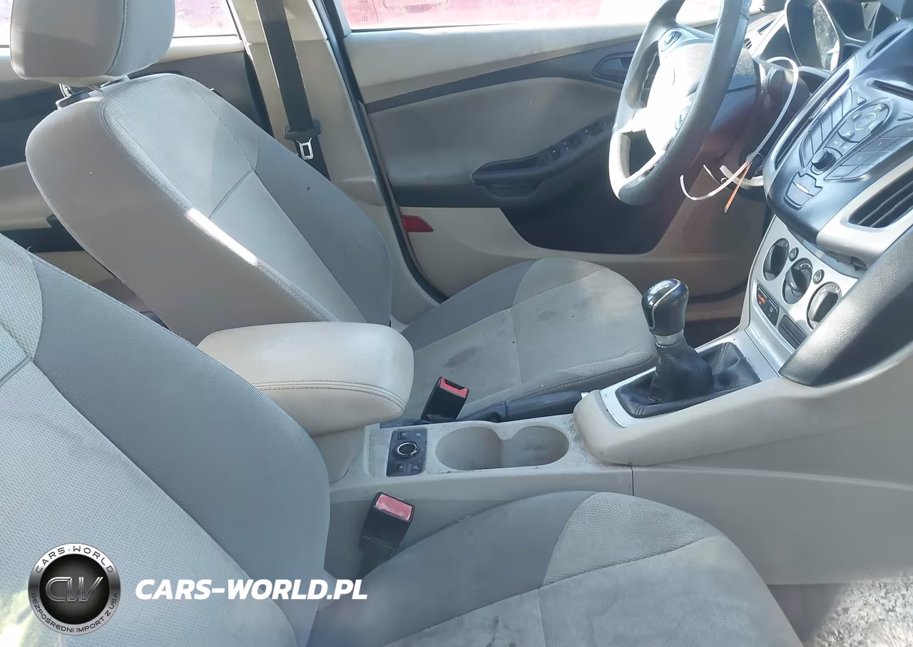 2012 Ford Focus Se VIN:1FAHP3F23CL442143 - 5