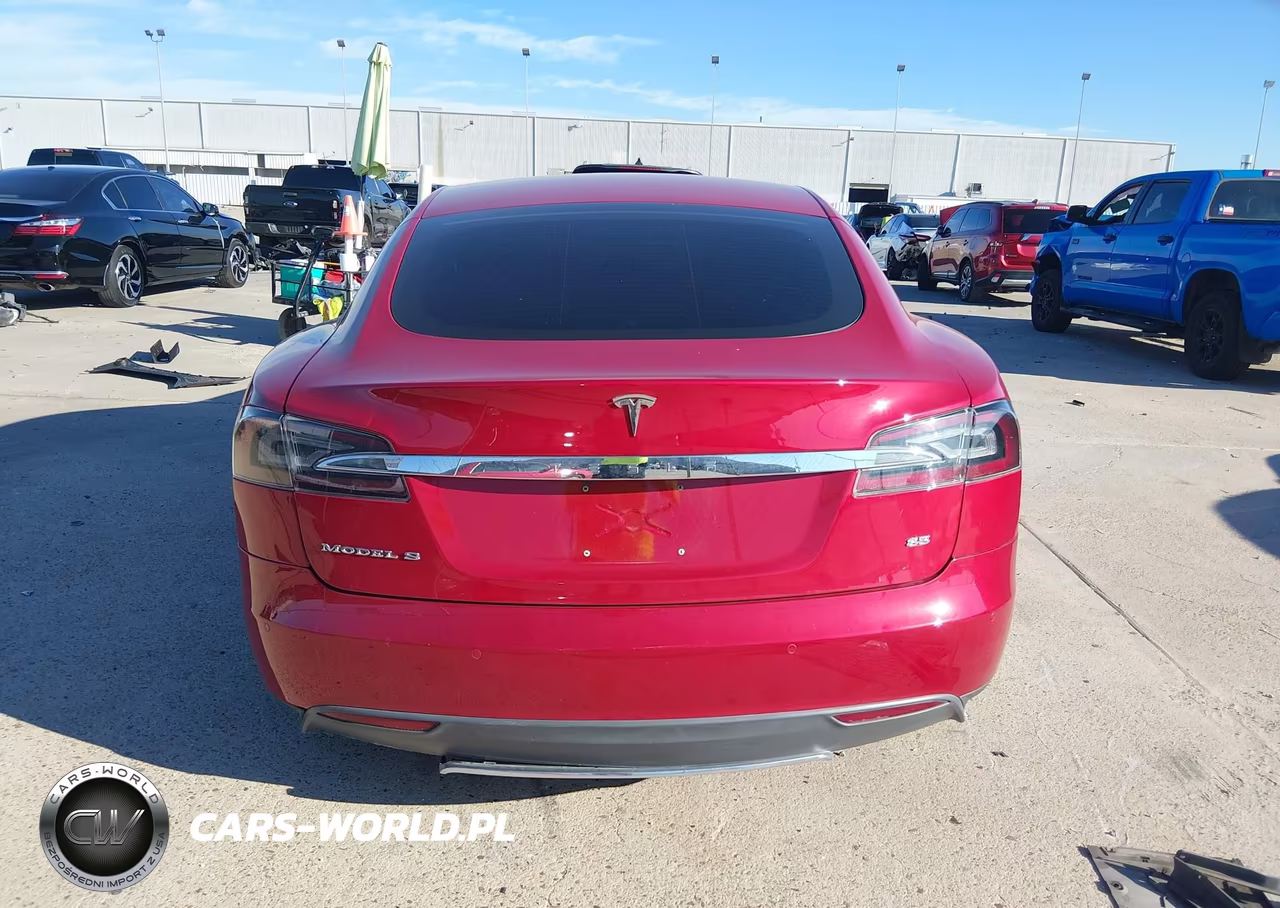2014 Tesla Model S P85 VIN:5YJSA1H17EFP57110 - 17