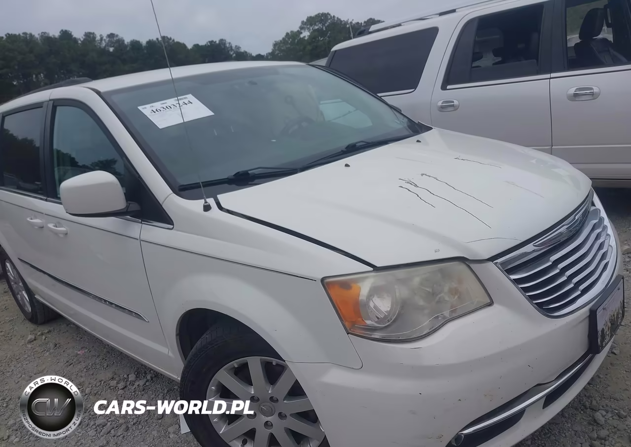 2013 Chrysler Town & Country Touring
