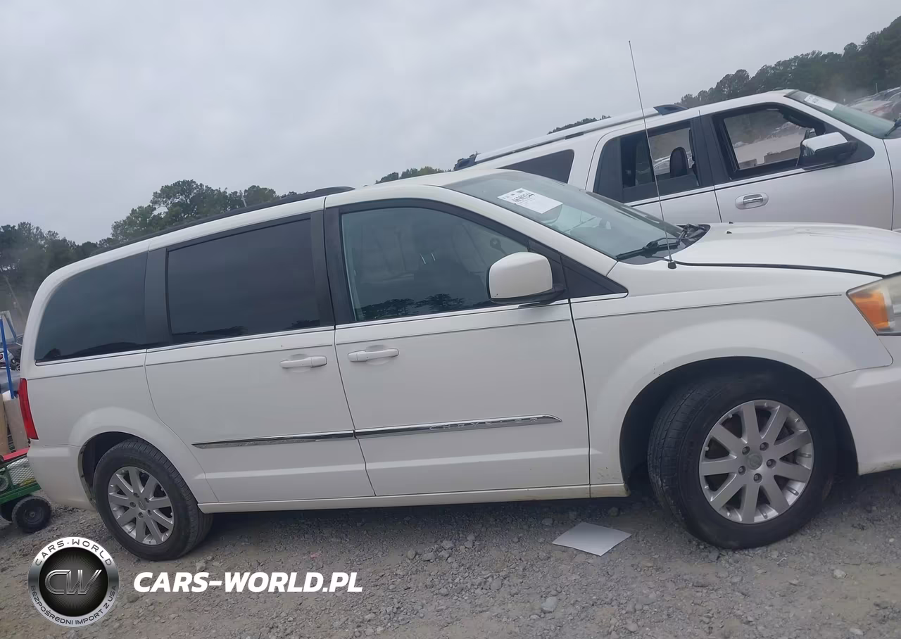 2013 Chrysler Town & Country Touring VIN:2C4RC1BG0DR517745 - 13