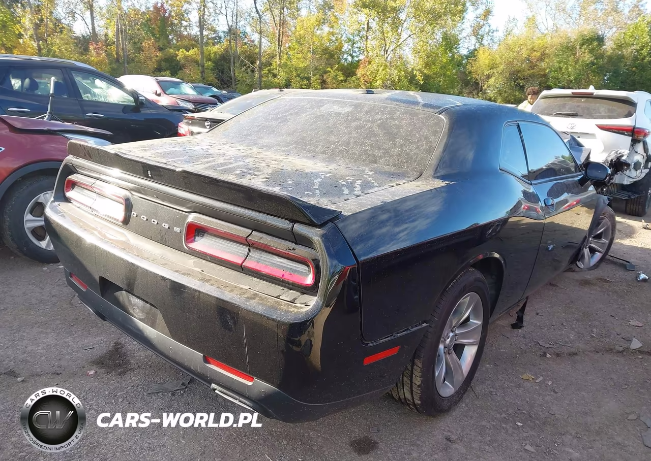 2021 Dodge Challenger Sxt VIN:2C3CDZAG7MH630900 - 4