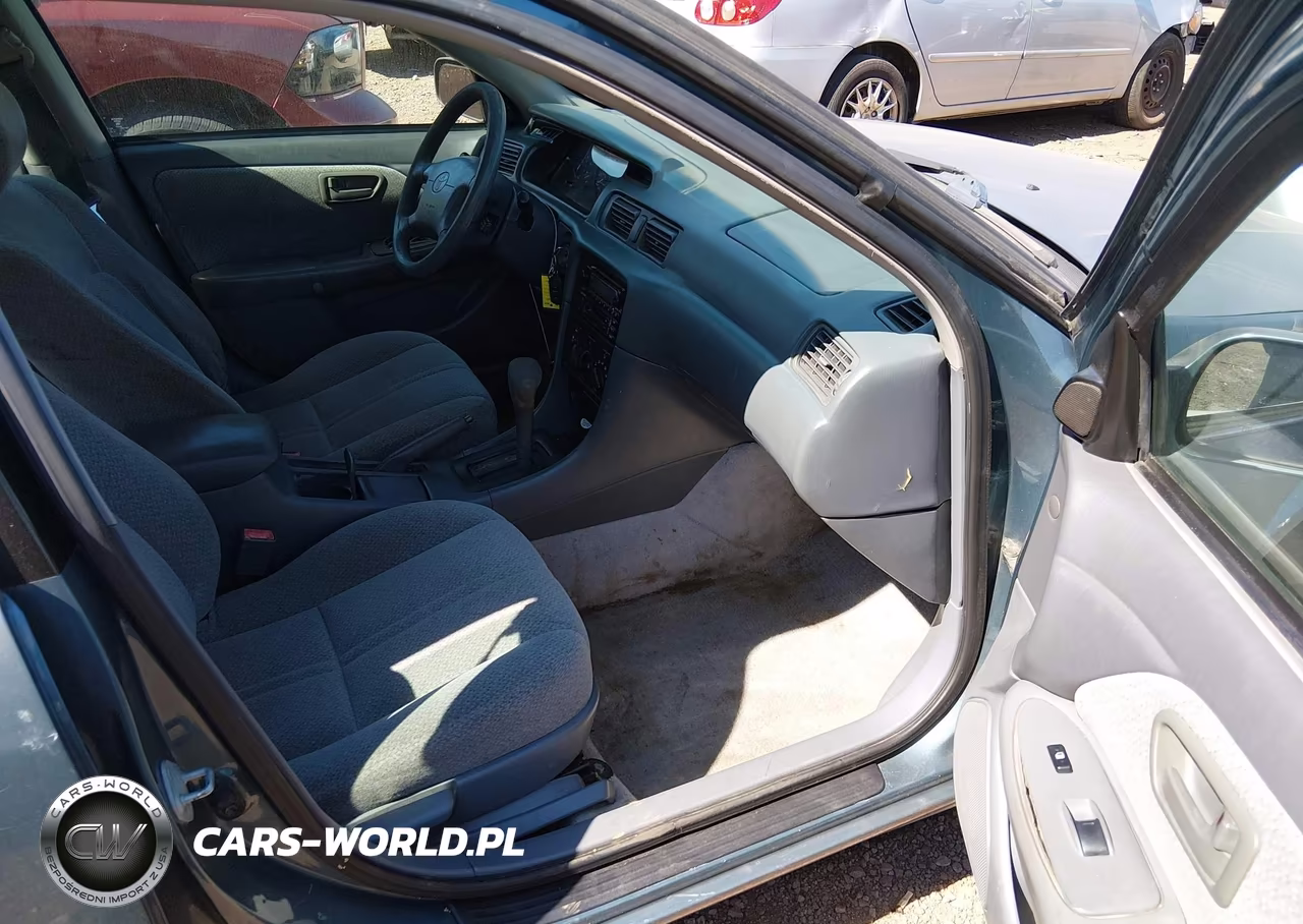 2000 Toyota Camry Le VIN:4T1BG22K0YU961115 - 5