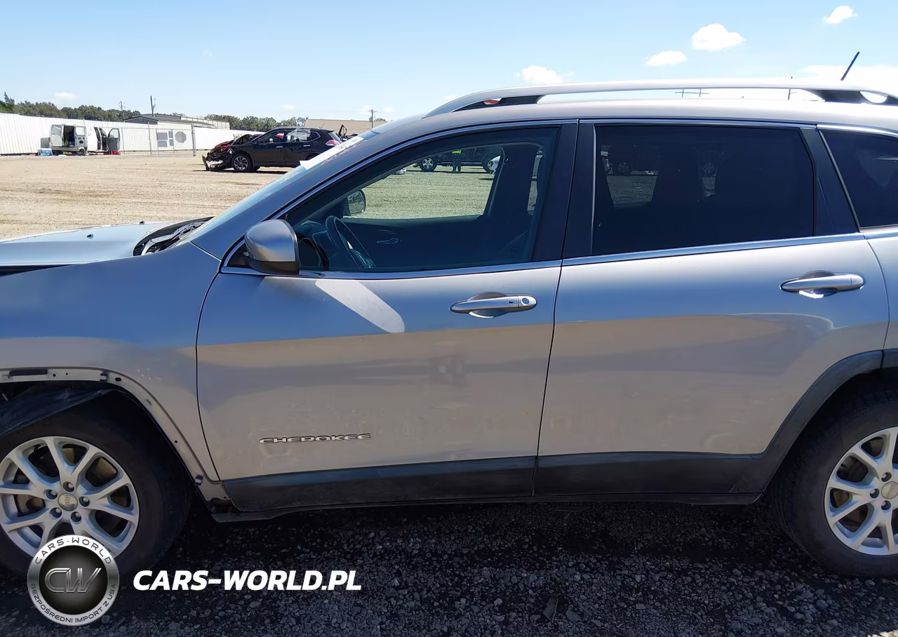 2014 Jeep Cherokee Latitude VIN:1C4PJLCS8EW105626 - 15