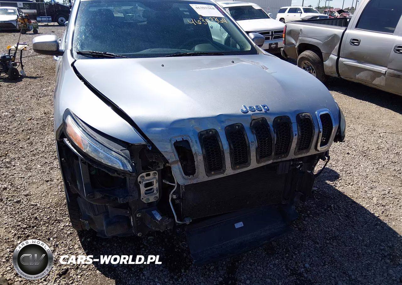 2014 Jeep Cherokee Latitude VIN:1C4PJLCS8EW105626 - 6