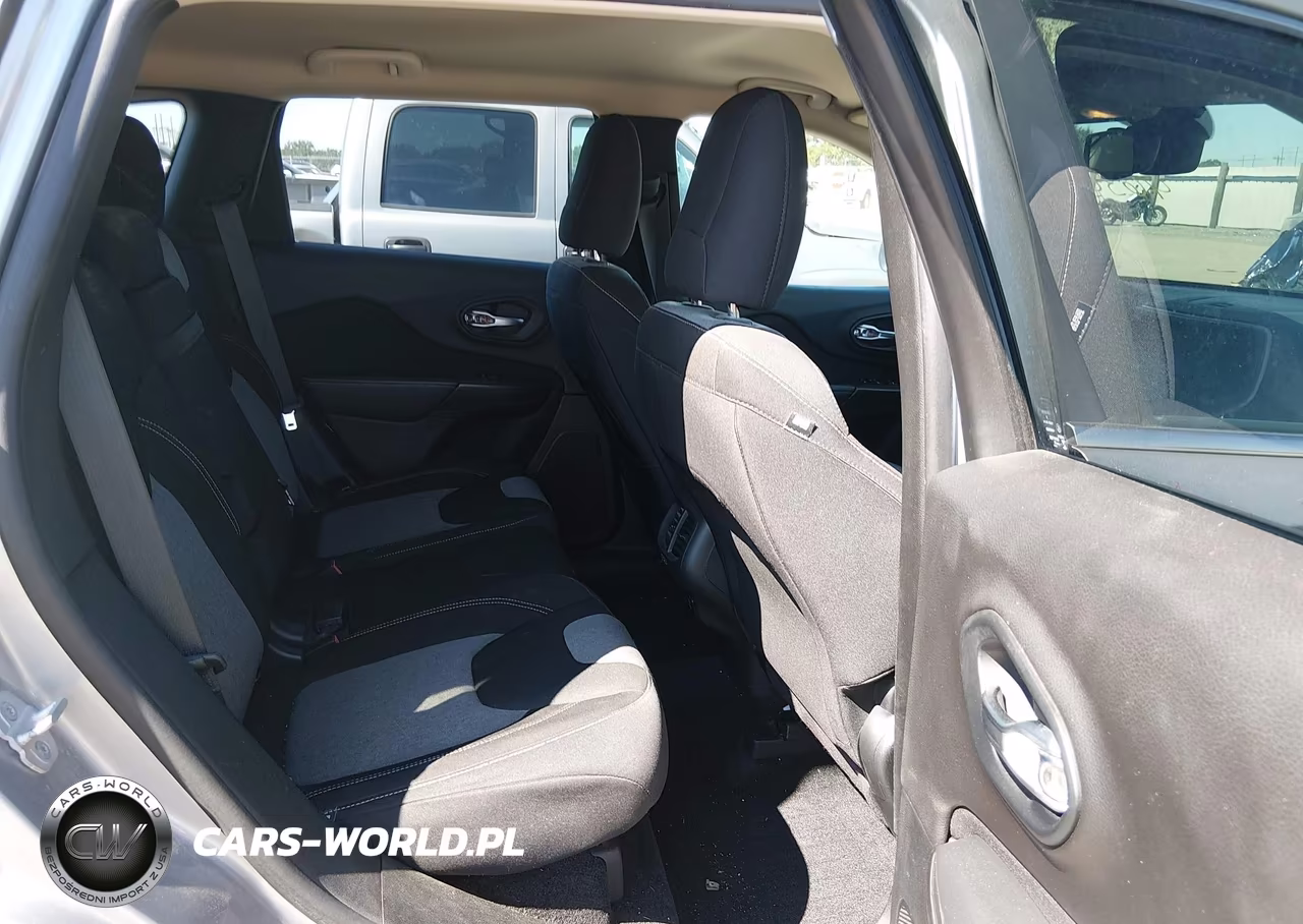 2014 Jeep Cherokee Latitude VIN:1C4PJLCS8EW105626 - 8