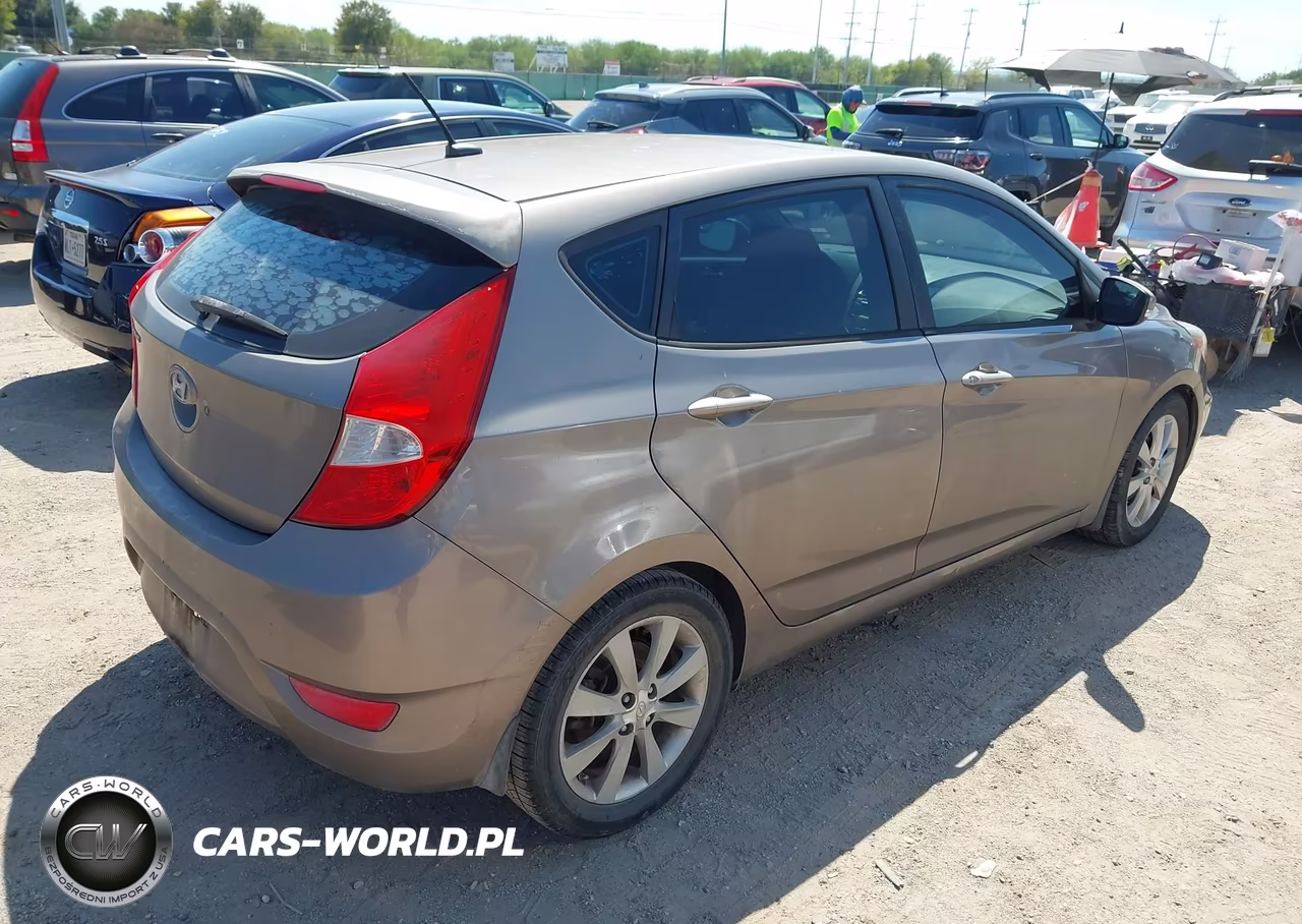 2014 Hyundai Accent Se VIN:KMHCU5AE9EU161001 - 4