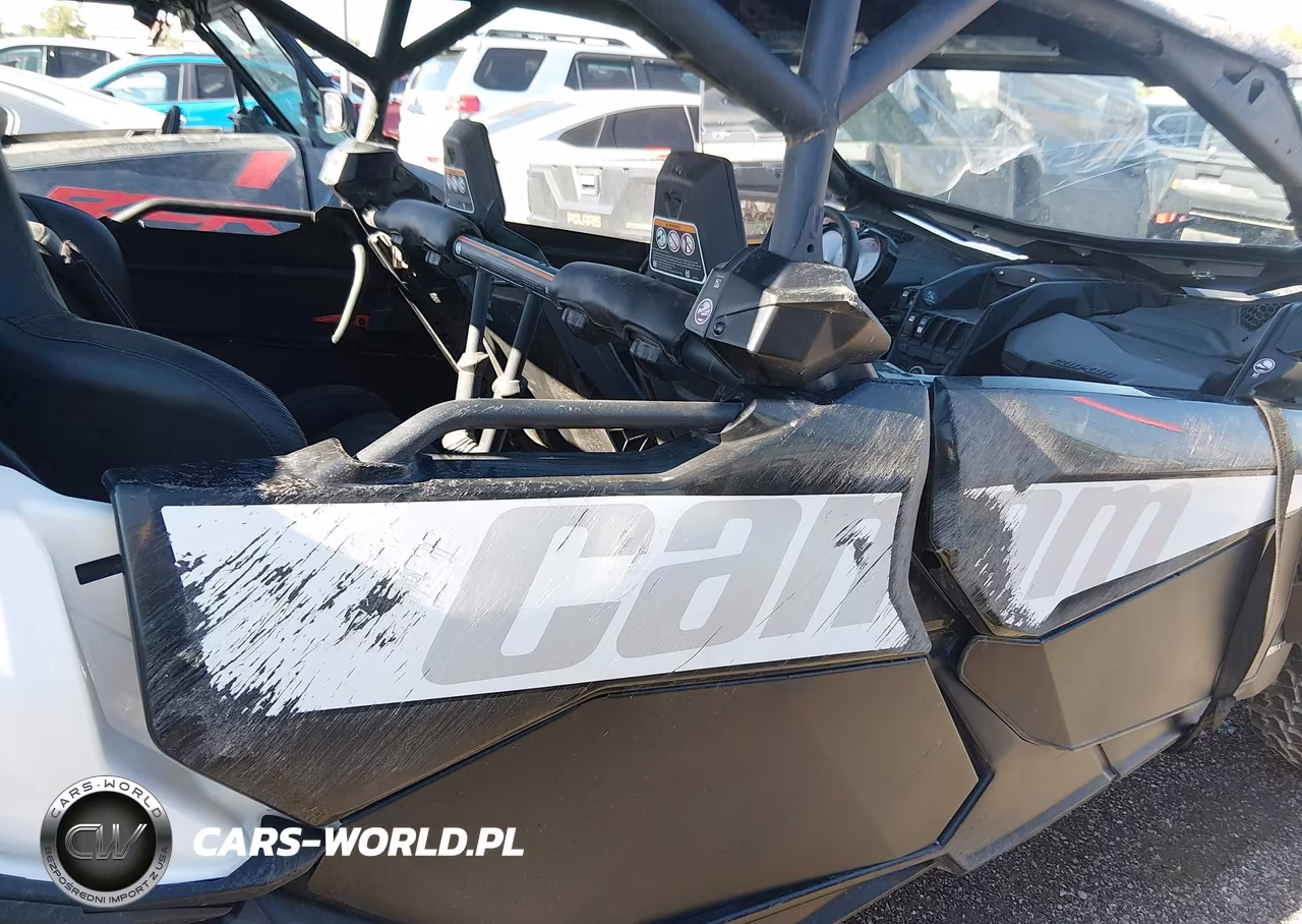 2018 Can-Am Maverick X3 Max Turbo R VIN:3JBVMAW41JK000158 - 16