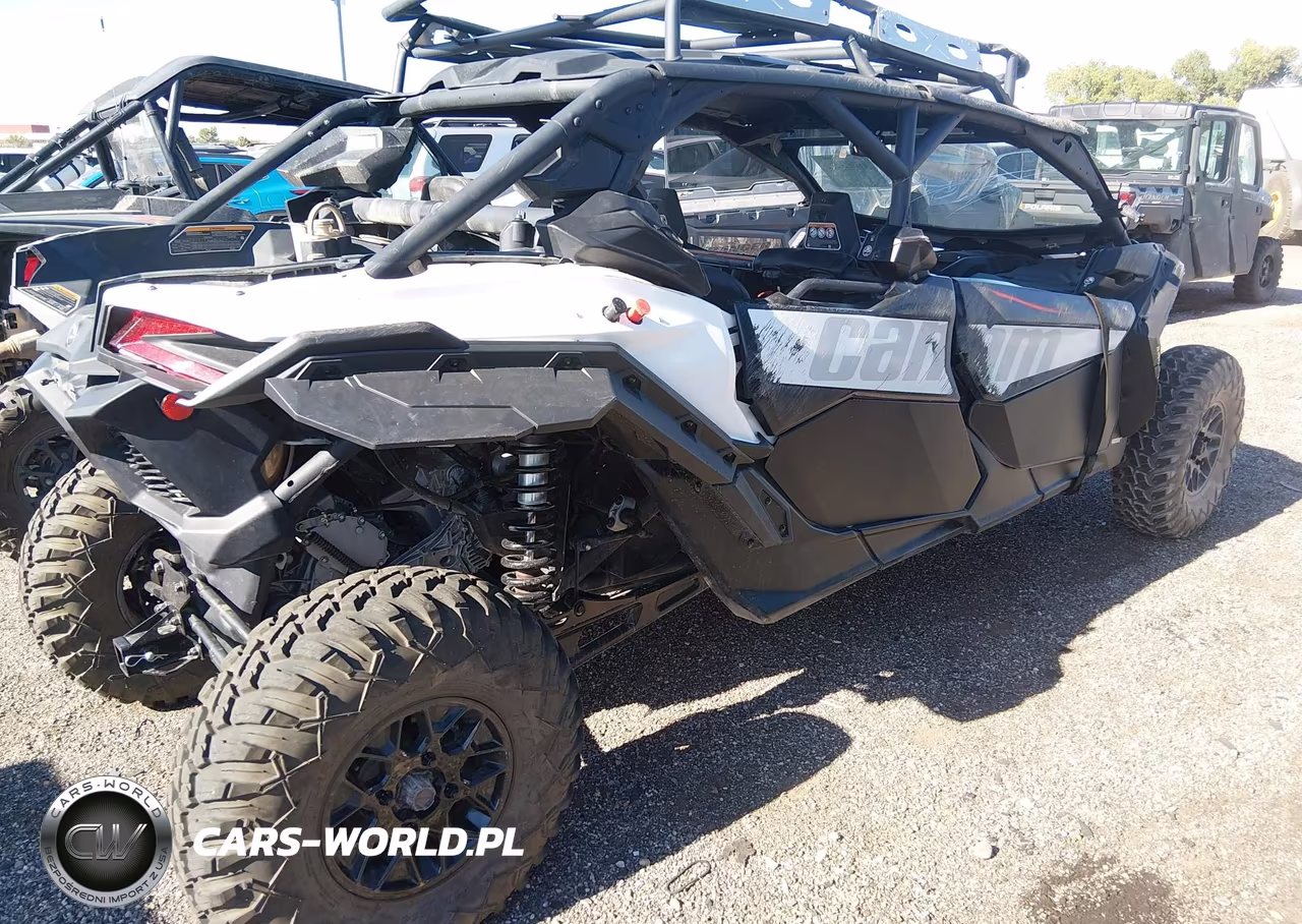 2018 Can-Am Maverick X3 Max Turbo R VIN:3JBVMAW41JK000158 - 4