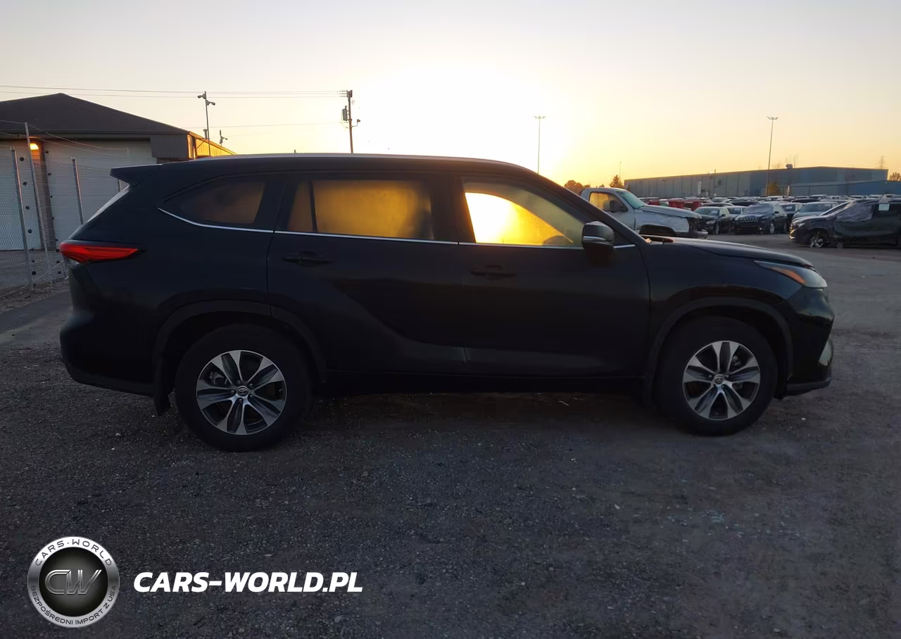 2022 Toyota Highlander Xle VIN:5TDHZRBH5NS252900 - 14