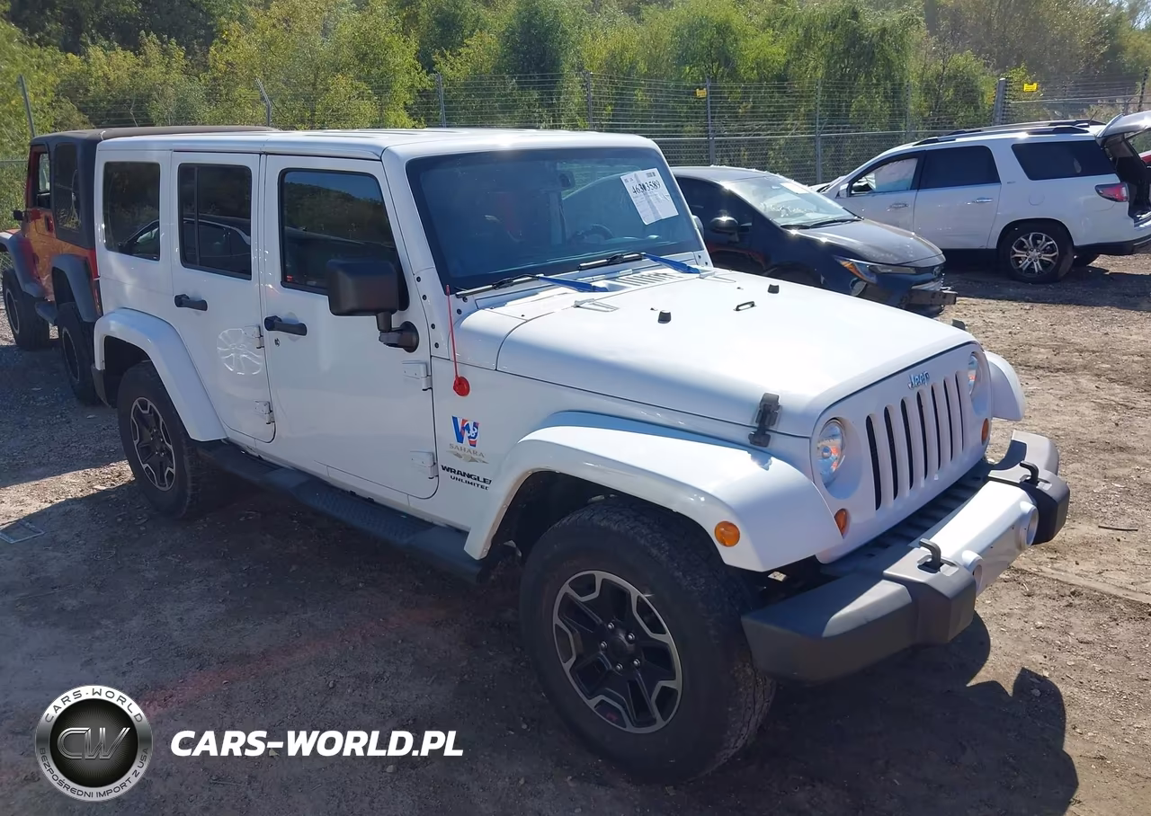 2013 Jeep Wrangler Unlimited Sahara VIN:1C4HJWEG8DL627154 - 1