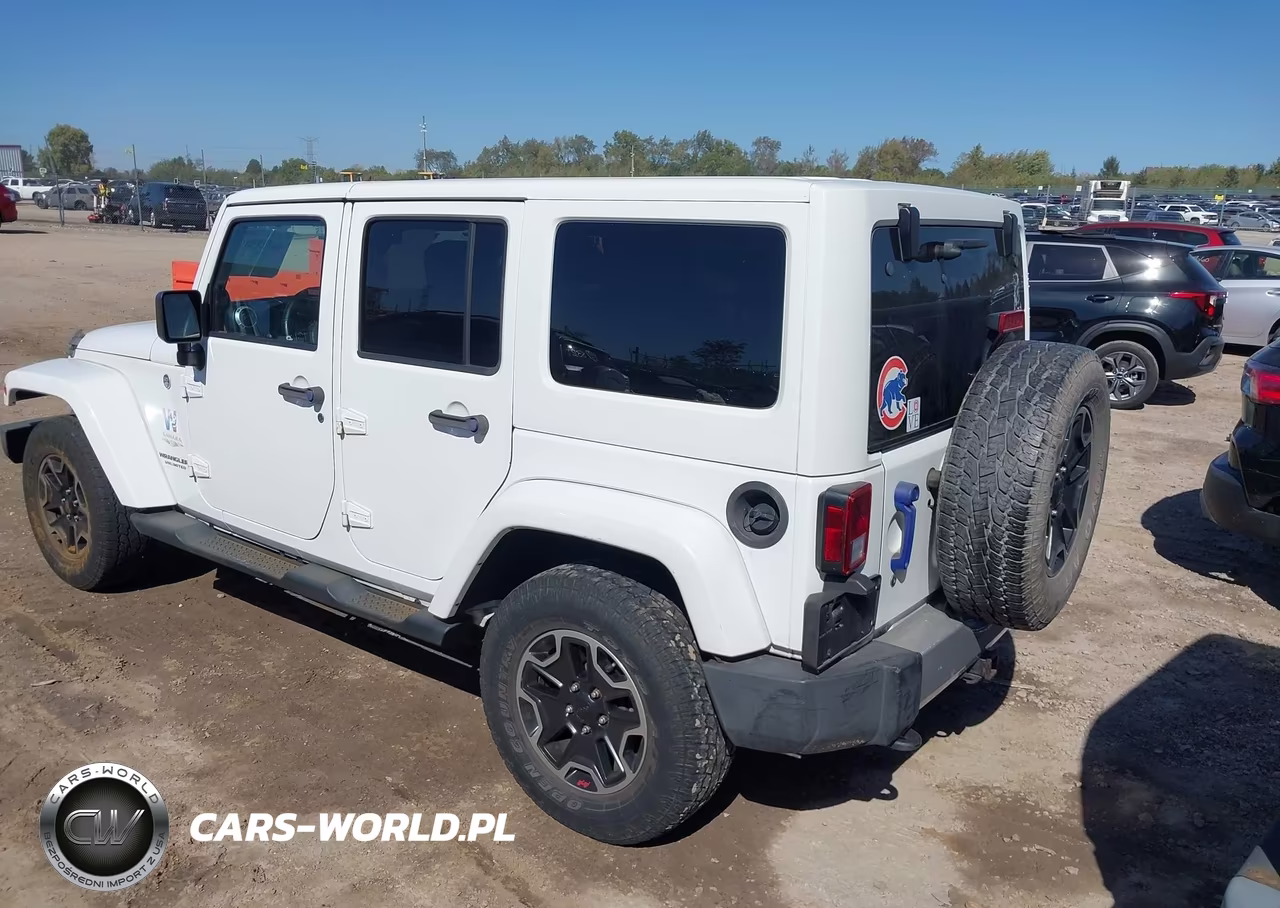 2013 Jeep Wrangler Unlimited Sahara VIN:1C4HJWEG8DL627154 - 3