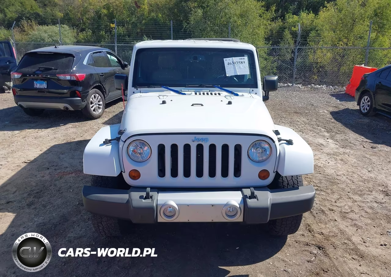 2013 Jeep Wrangler Unlimited Sahara VIN:1C4HJWEG8DL627154 - 6