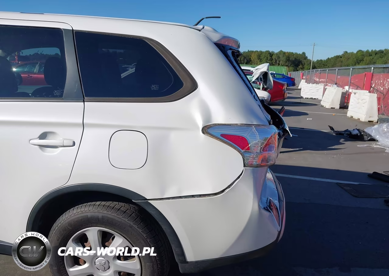 2015 Mitsubishi Outlander Es VIN:JA4AD2A34FZ011871 - 13