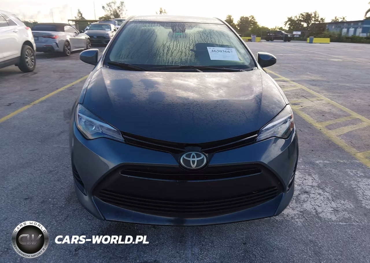 2018 Toyota Corolla Le VIN:2T1BURHE7JC123576 - 12