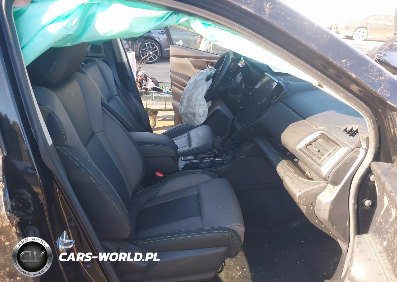 2025 Subaru Ascent Onyx Edition 7-Passenger VIN:4S4WMAFD1S3430387 - 5