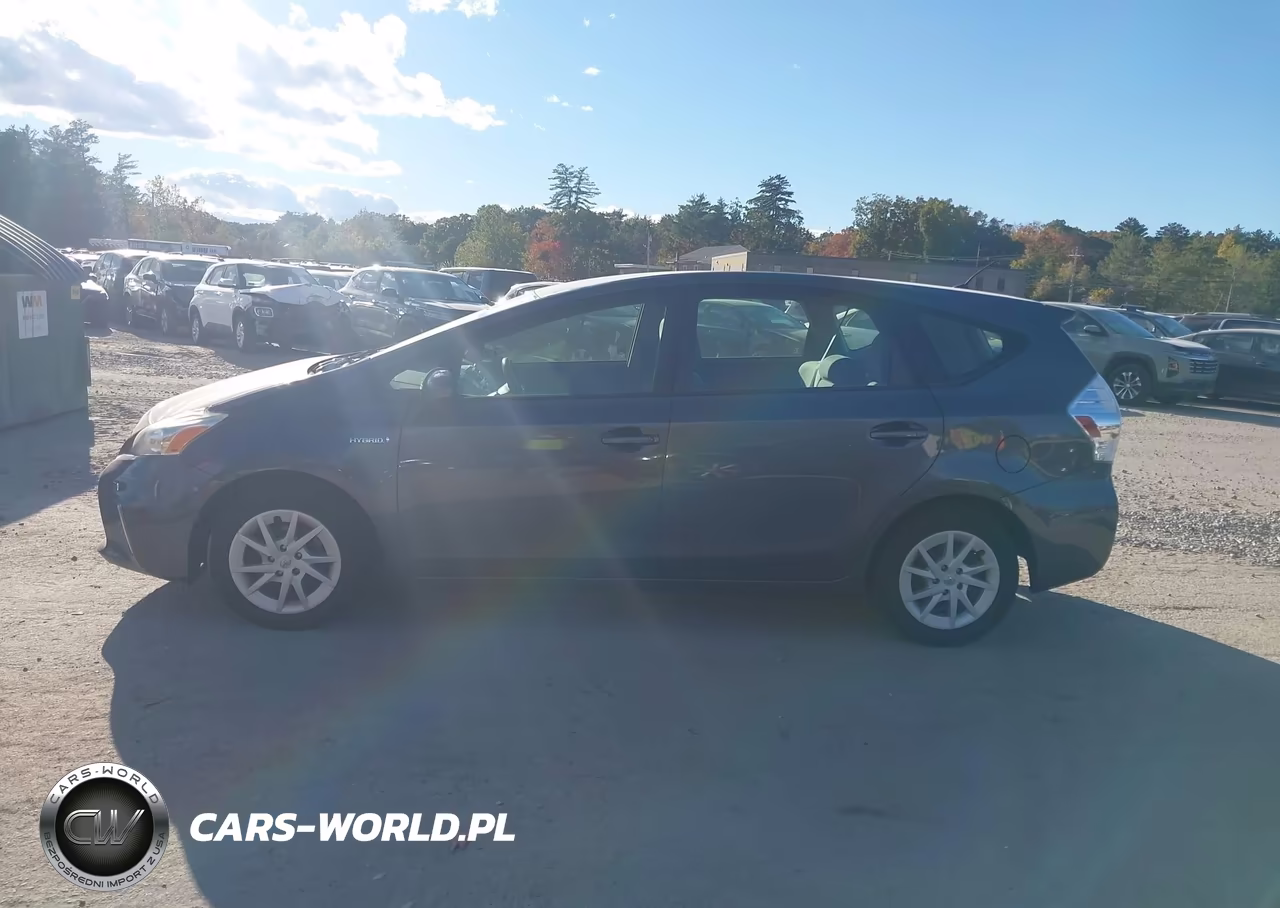 2013 Toyota Prius V Two VIN:JTDZN3EUXD3199312 - 14