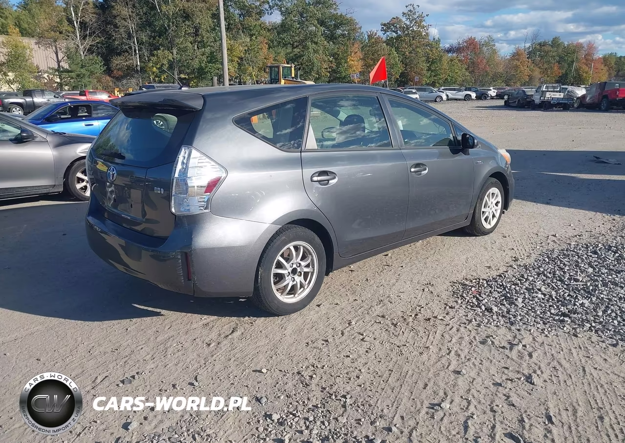 2013 Toyota Prius V Two VIN:JTDZN3EUXD3199312 - 4