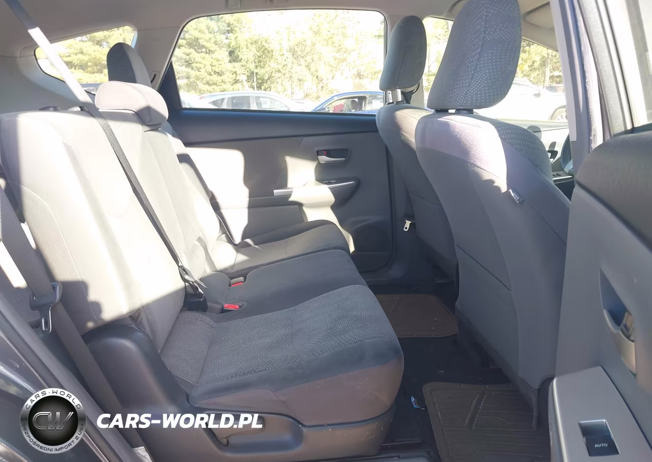 2013 Toyota Prius V Two VIN:JTDZN3EUXD3199312 - 8