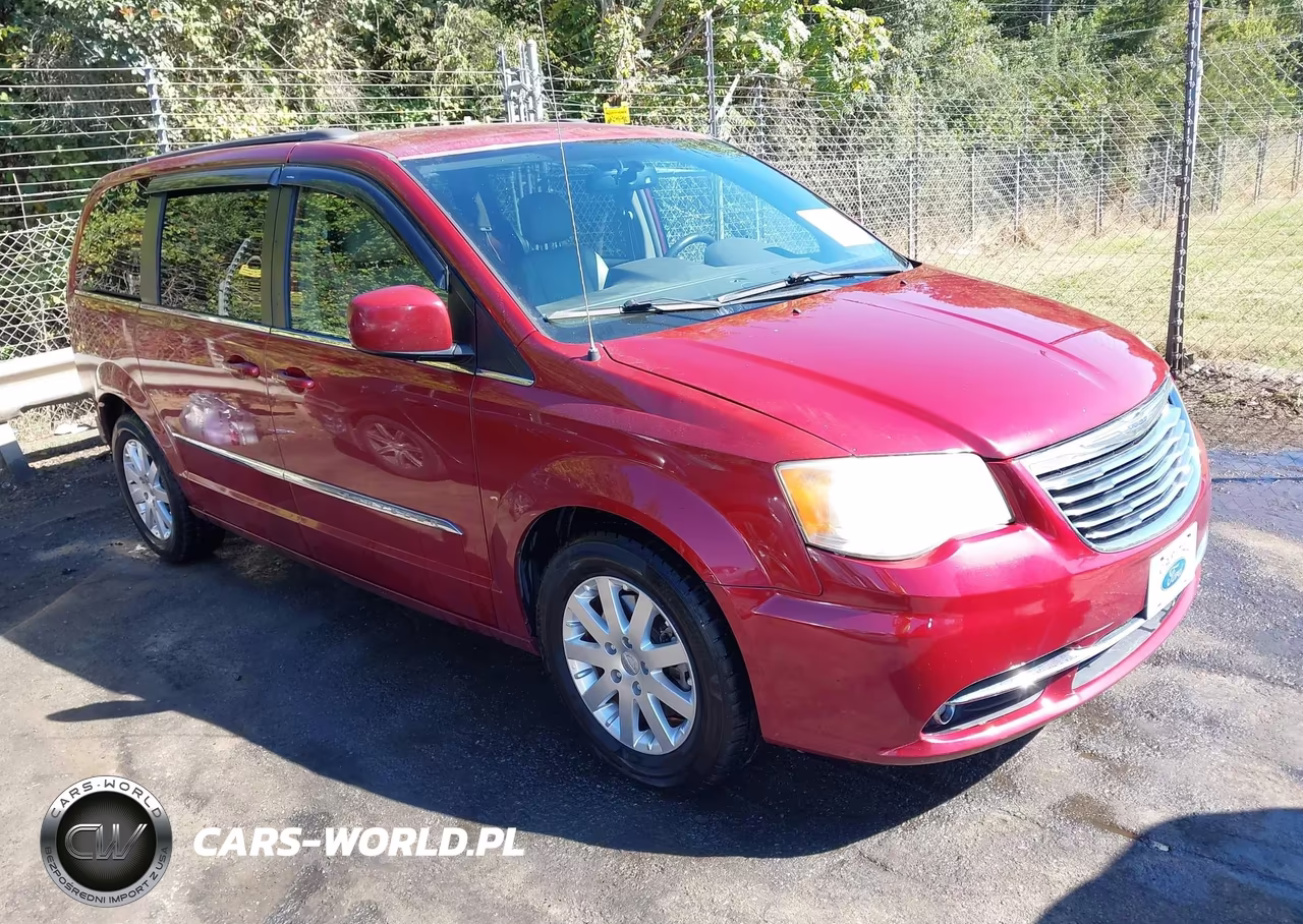 2014 Chrysler Town & Country Touring – zdjęcie 1 z 17