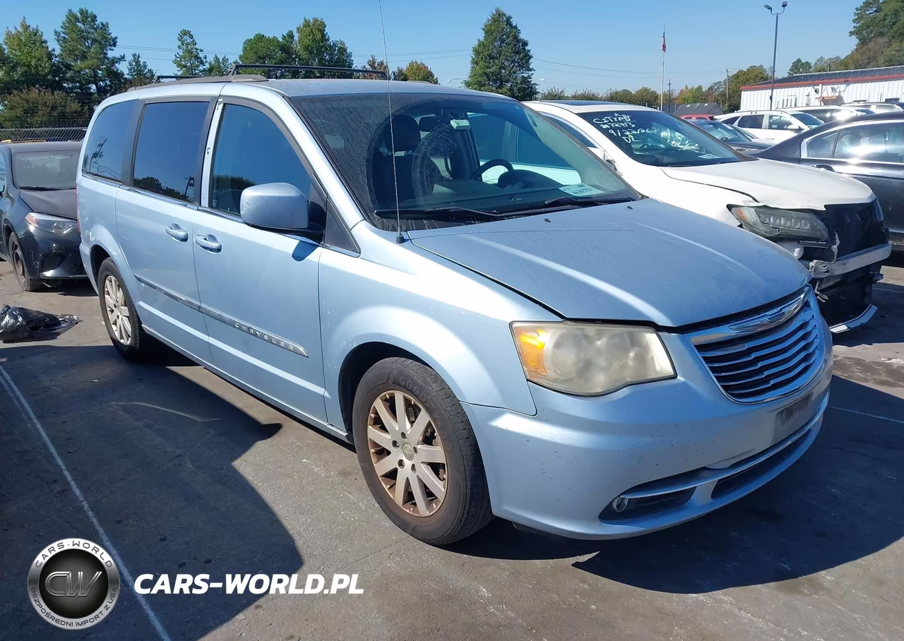 2013 Chrysler Town & Country Touring