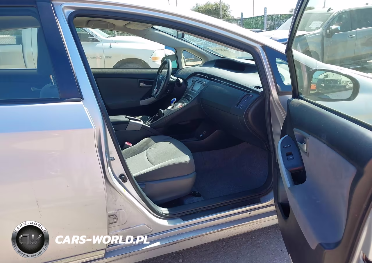 2012 Toyota Prius Three VIN:JTDKN3DU3C5520063 - 5