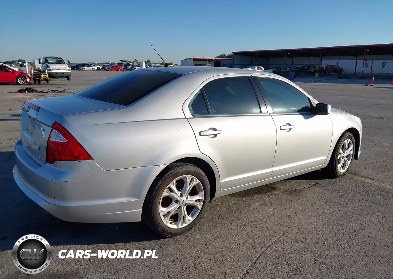2012 Ford Fusion Se VIN:3FAHP0HG8CR341074 - 4