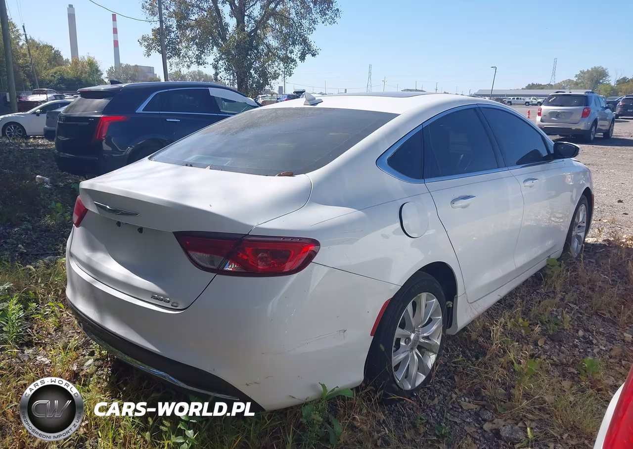 2015 Chrysler 200 C VIN:1C3CCCCB6FN661227 - 4