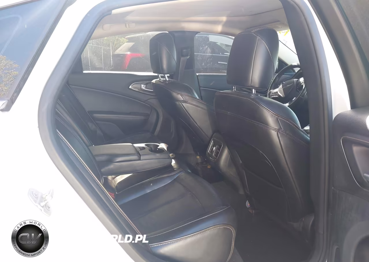 2015 Chrysler 200 C VIN:1C3CCCCB6FN661227 - 8