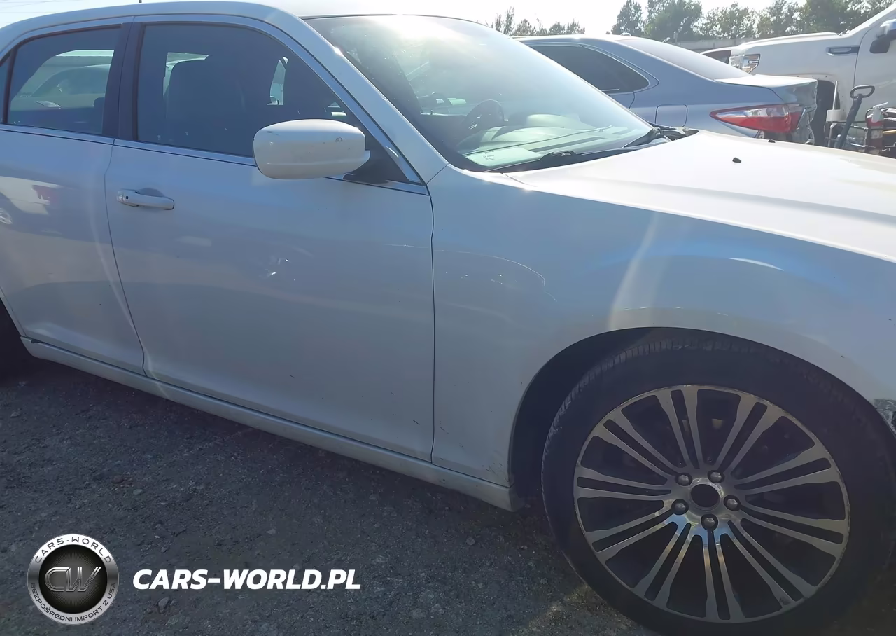 2014 Chrysler 300 300S VIN:2C3CCABG4EH181244 - 13