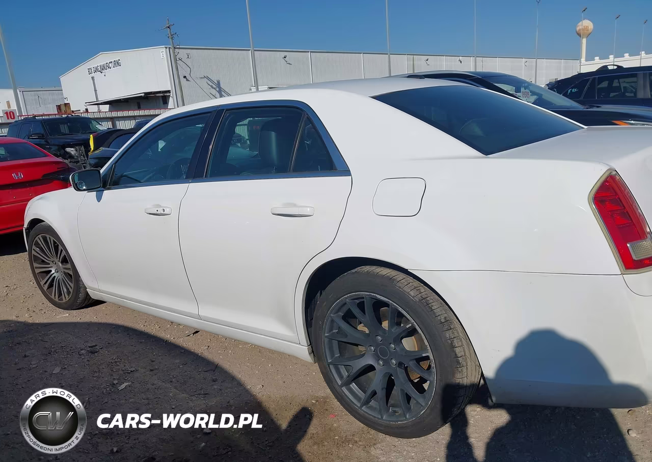 2014 Chrysler 300 300S VIN:2C3CCABG4EH181244 - 14