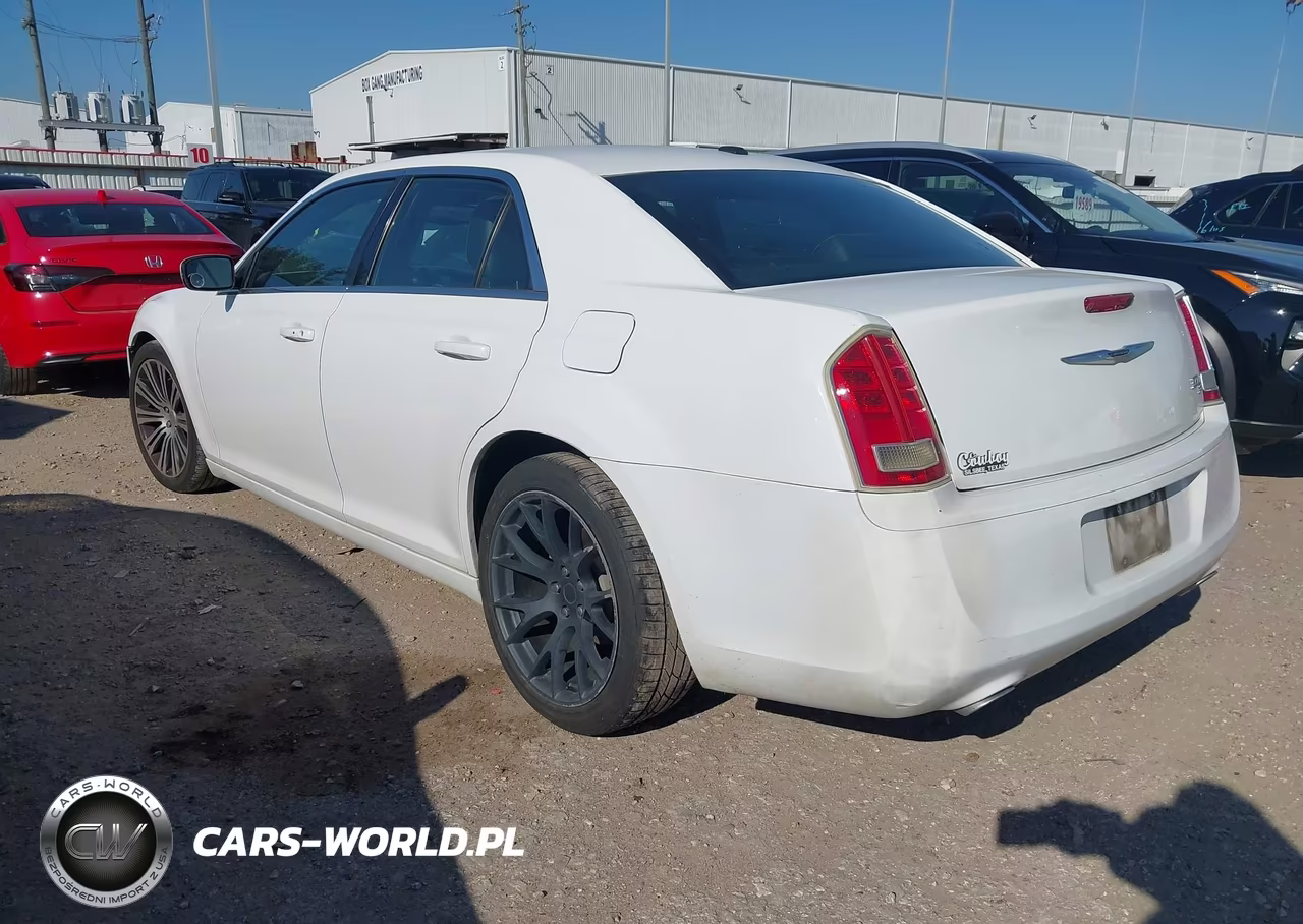 2014 Chrysler 300 300S VIN:2C3CCABG4EH181244 - 3