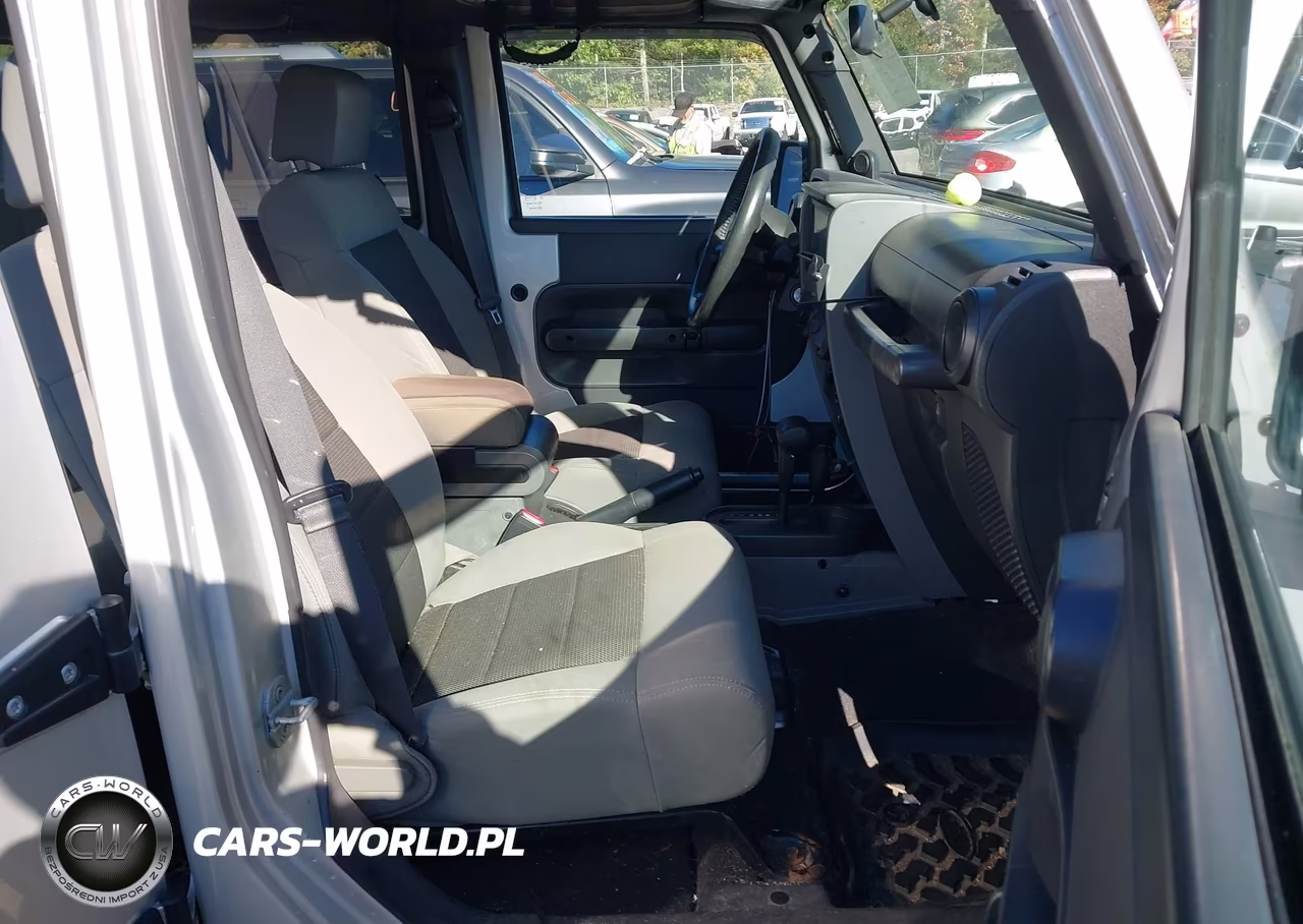 2008 Jeep Wrangler Unlimited X VIN:1J8GA391X8L543951 - 5