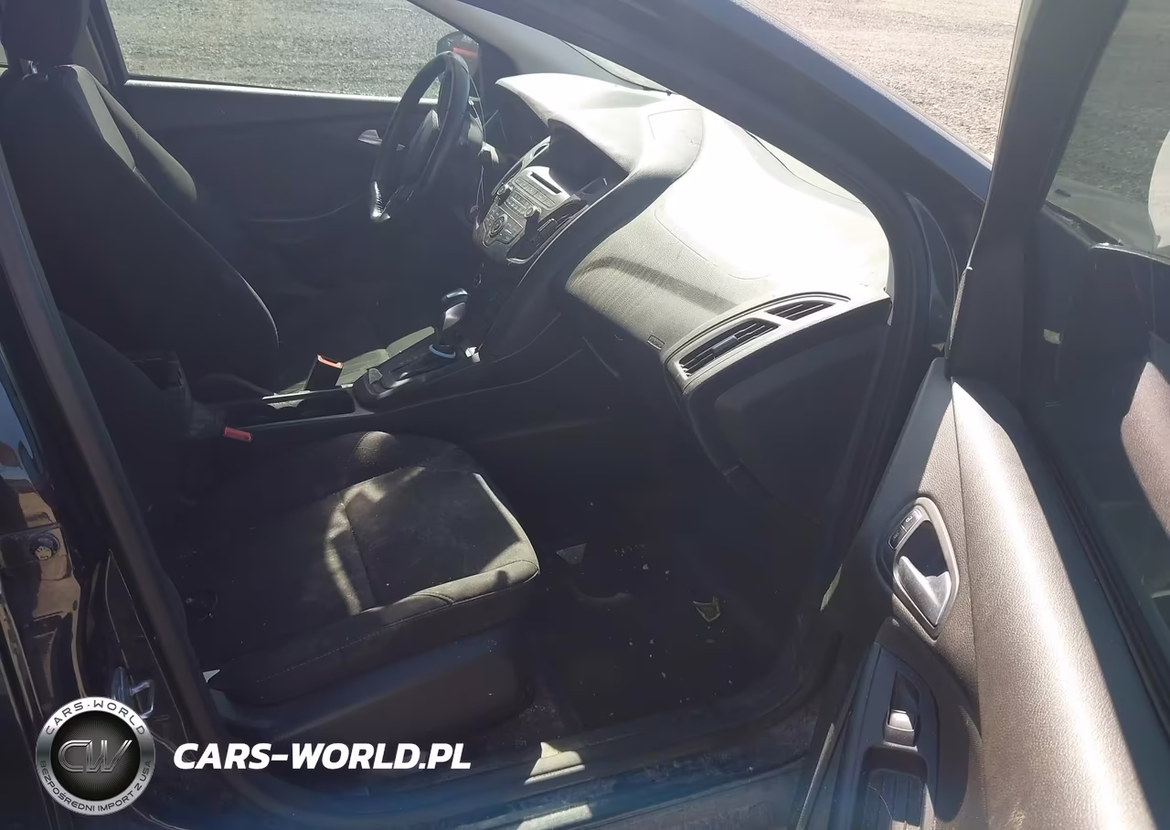 2015 Ford Focus Se VIN:1FADP3F2XFL321984 - 5