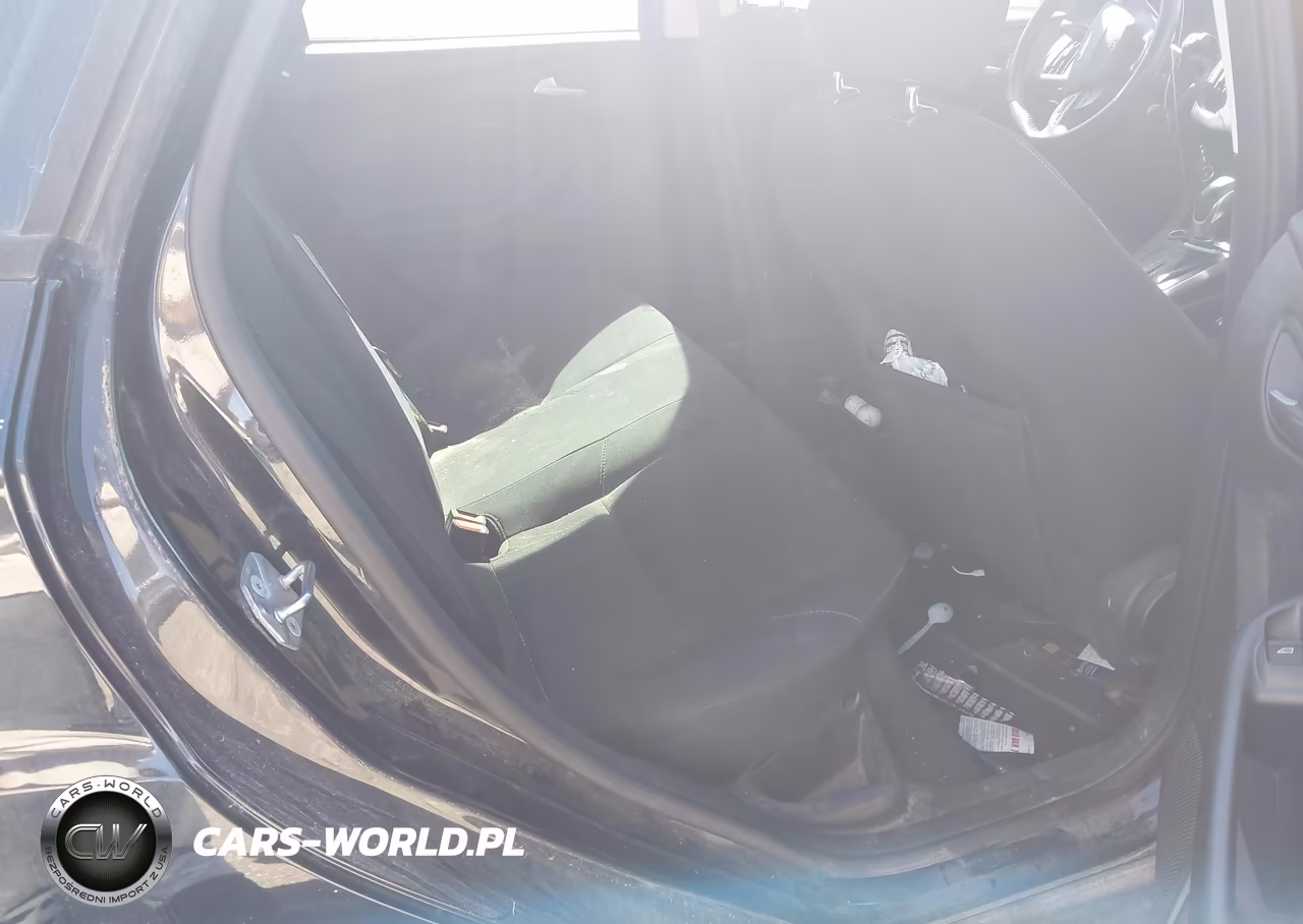2015 Ford Focus Se VIN:1FADP3F2XFL321984 - 8
