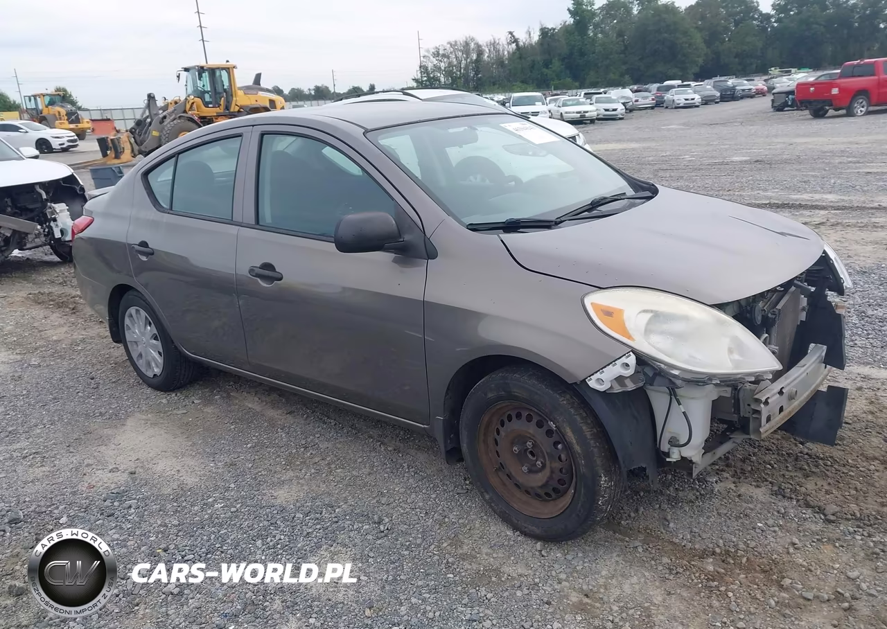 2014 Nissan Versa 1.6 S+