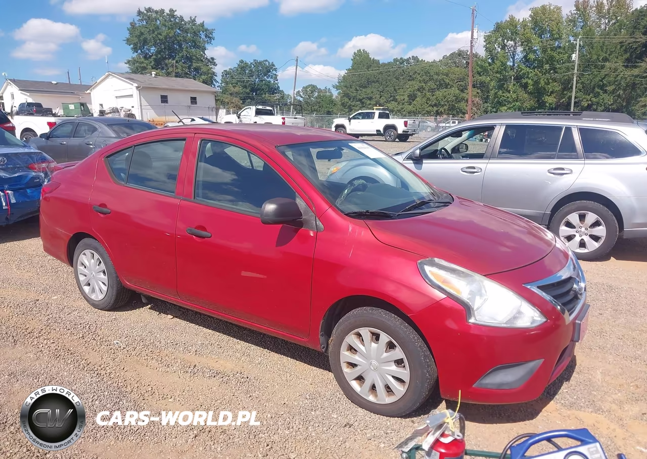 2015 Nissan Versa 1.6 S+