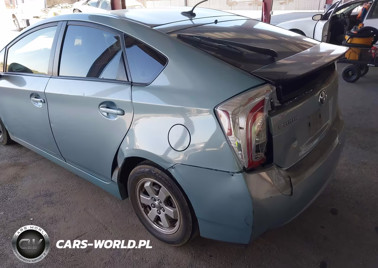 2015 Toyota Prius Four VIN:JTDKN3DU7F1928187 - 17