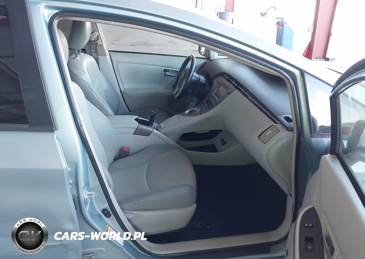 2015 Toyota Prius Four VIN:JTDKN3DU7F1928187 - 5