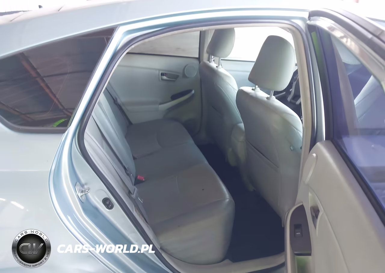 2015 Toyota Prius Four VIN:JTDKN3DU7F1928187 - 8