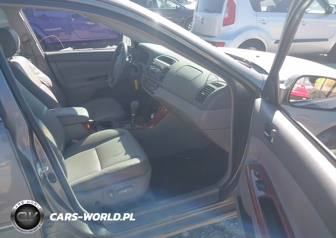 2005 Toyota Camry Xle VIN:4T1BE32K65U628537 - 5