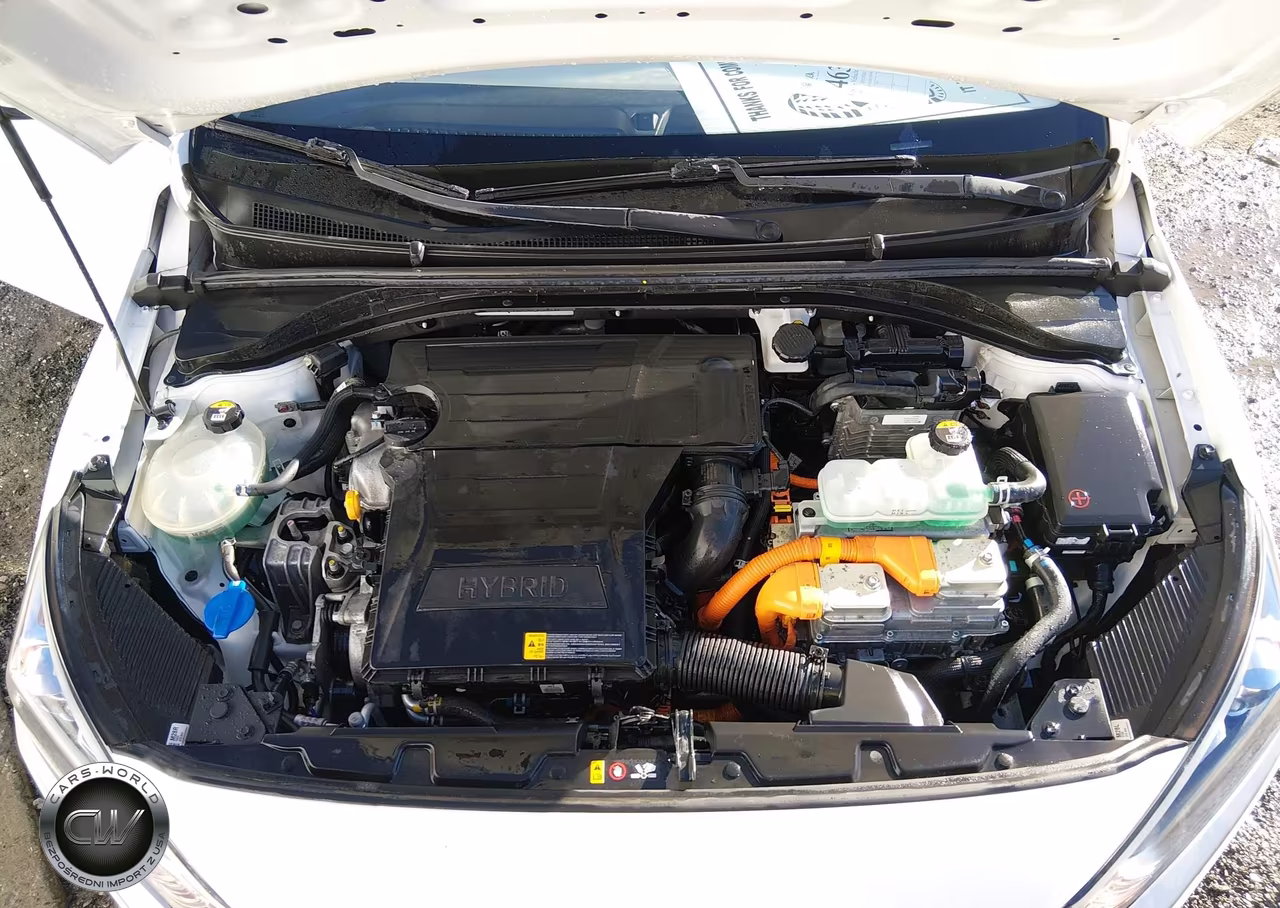 2020 Hyundai Ioniq Hybrid Blue VIN:KMHC65LC8LU220381 - 10
