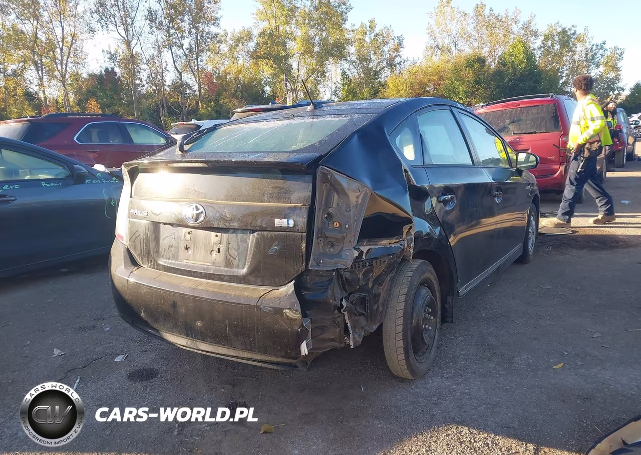 2011 Toyota Prius Three VIN:JTDKN3DU6B5340364 - 4